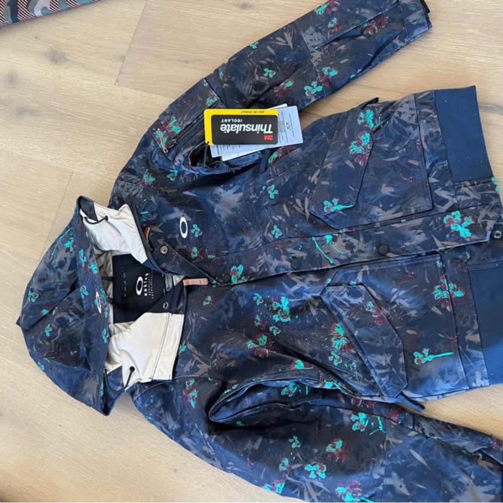 Oakley Blue and Green Patterned Jacket - Picture 2 of 3